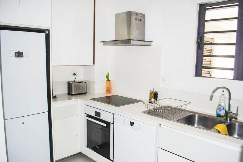 Leora Beach Luxury Suite by Dream Escapes 1