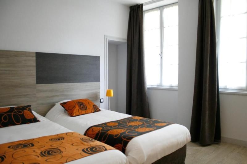 Logis Hostellerie de l'Abbaye 1