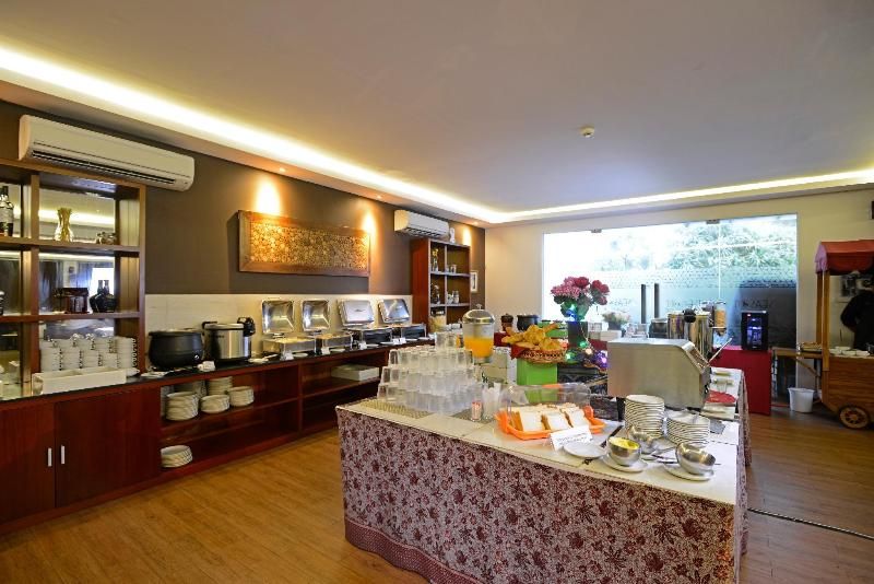 D'Season Premiere Hotel 2