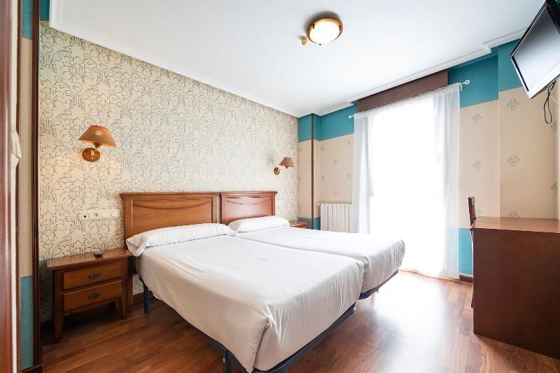 Hotel Puerto de Candas 3