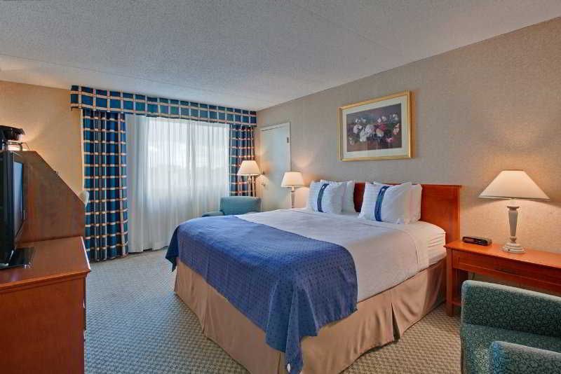 Holiday Inn Calgary Macleod Trail South 1