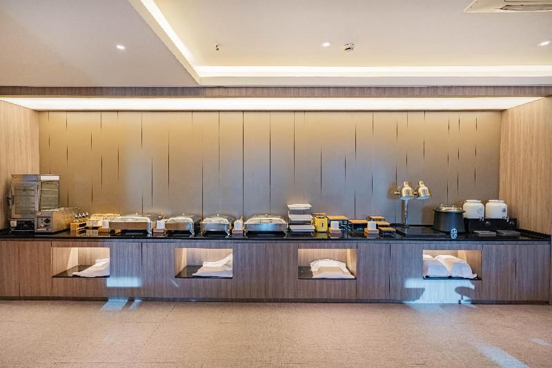 Hanting Hotel(Shangrao Central Square,Zhongshan Rd 3