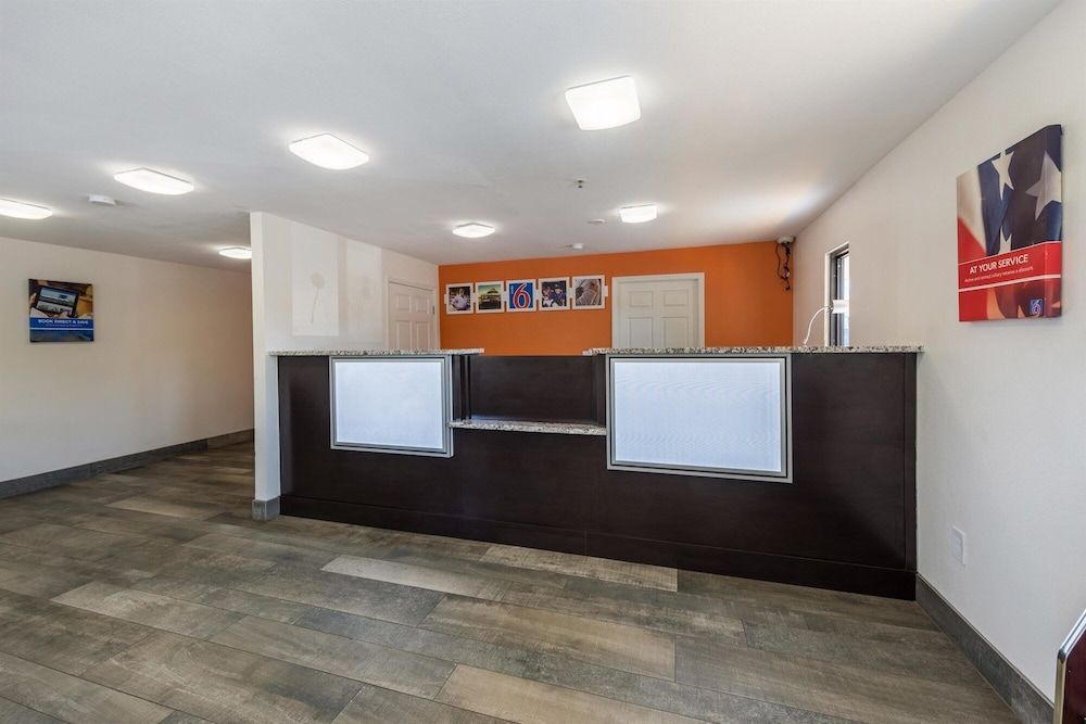 Motel 6 Greenville, SC 3