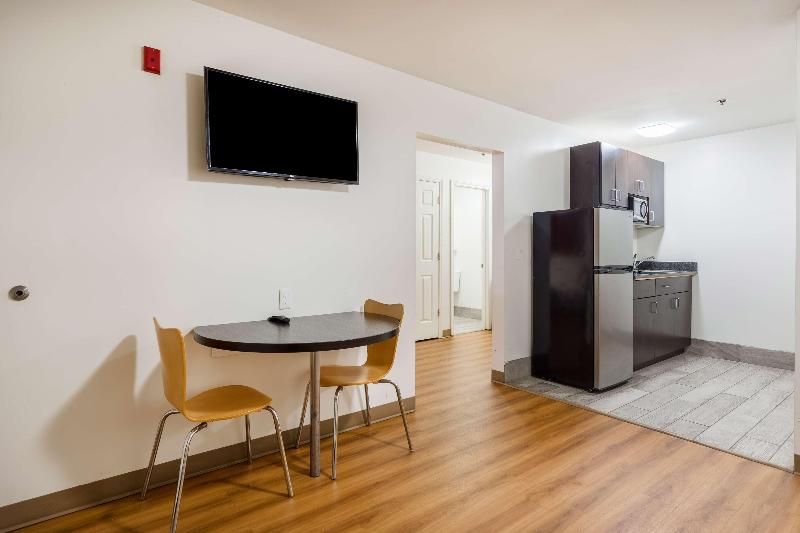 Motel 6 Greenville, SC 3