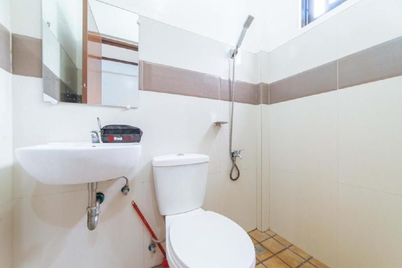 RedDoorz @ D Maagma Street - Vaccinated Staff 3