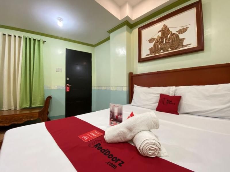 RedDoorz @ Calapandayan Subic Zambales 1