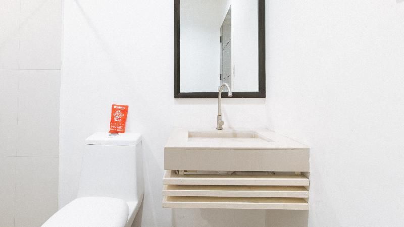 RedDoorz @ EL Highway Hotel Bulacan 3