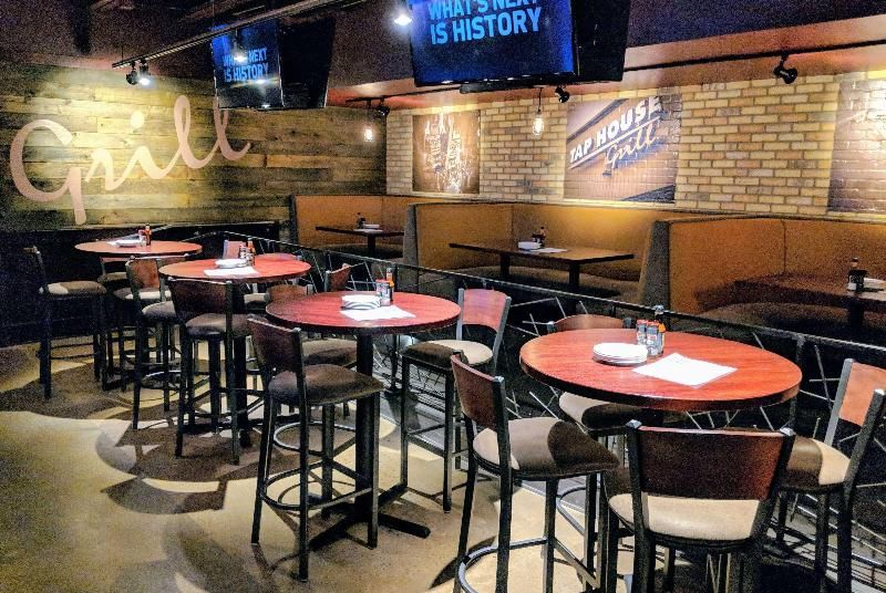 Ramada Plaza by Wyndham Chicago North Shore 2