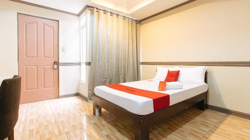 RedDoorz Plus @ Canley Residential 1