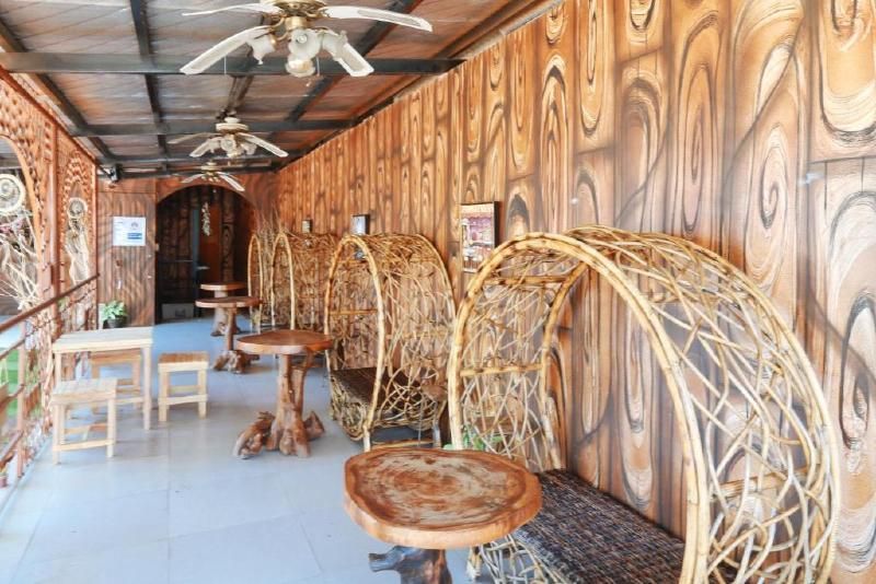 RedDoorz Plus @ Castle Chateau Iloilo 3