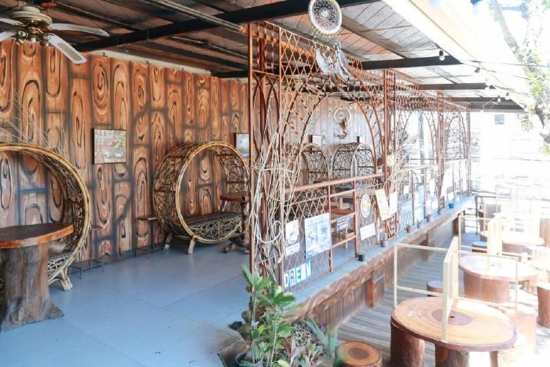 RedDoorz Plus @ Castle Chateau Iloilo 1