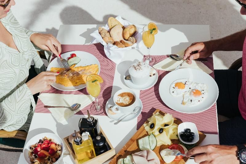 Romana Beach Apartments 3