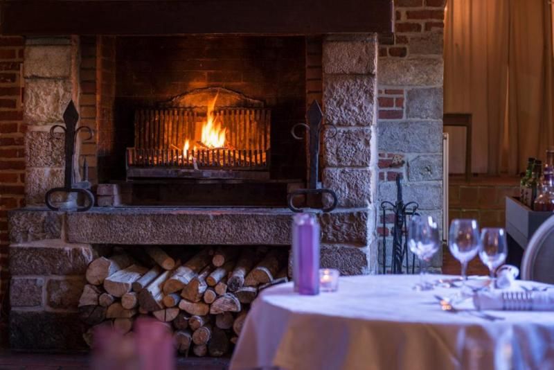 Logis Hotel La Gentilhommiere 3 estrelas em Artres