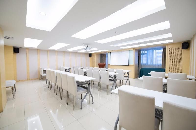 Ji Hotel Urumqi Youhao 3 estrelas em Ürümqi