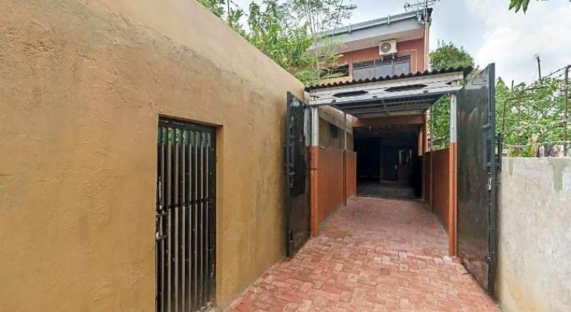 Formerly RedDoorz Syariah @ Bulak Kapal 3