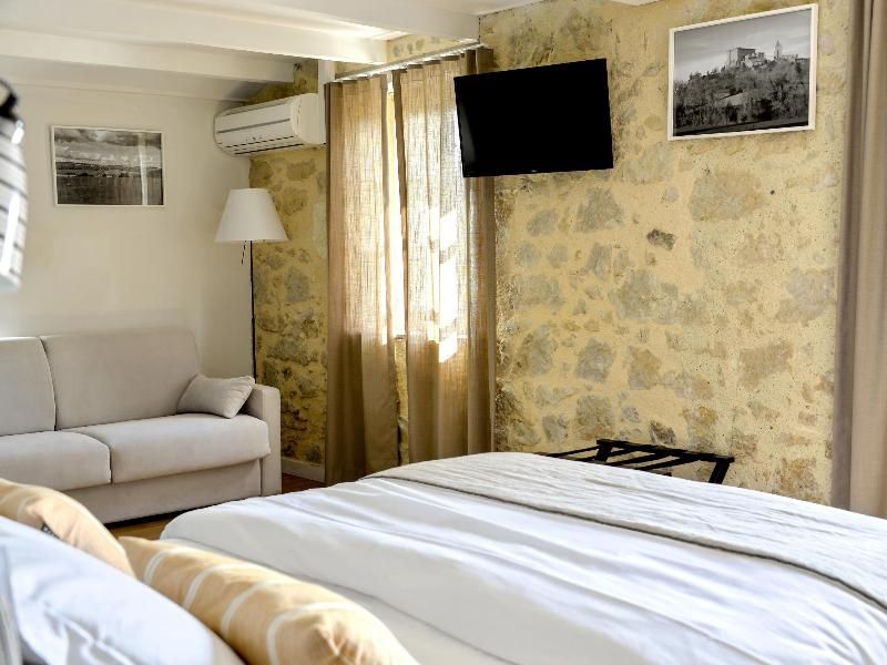 Logis HotelsHotel et Restaurant La Ferme de Flaran 2