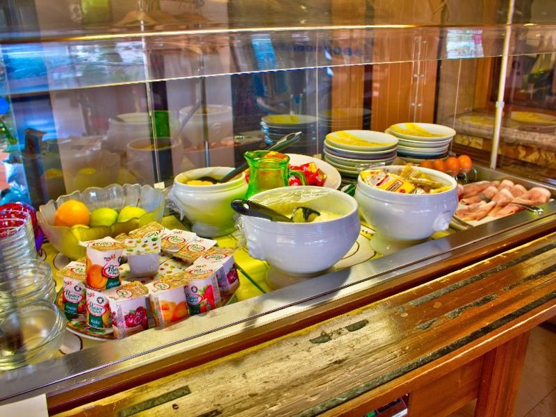 Logis Chalet Du Mont Roland 3 étoiles à Dole