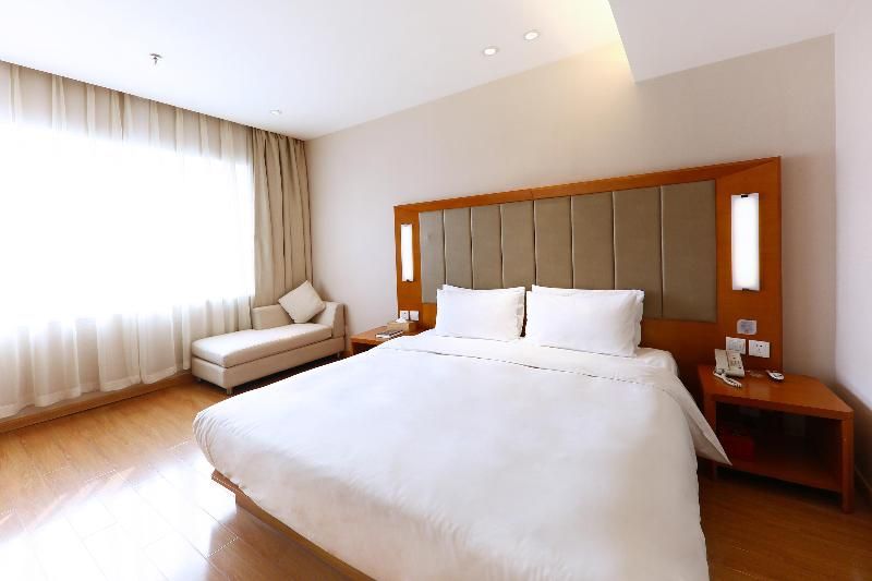 Ji Hotel (Urumqi Hongshan) 2