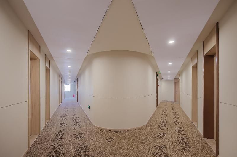 Hanting Hotel (Nanjing Wutang Plaza) 2