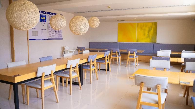 Ji Hotel (Daqing Tieren Square) 3 estrelas em Daqing