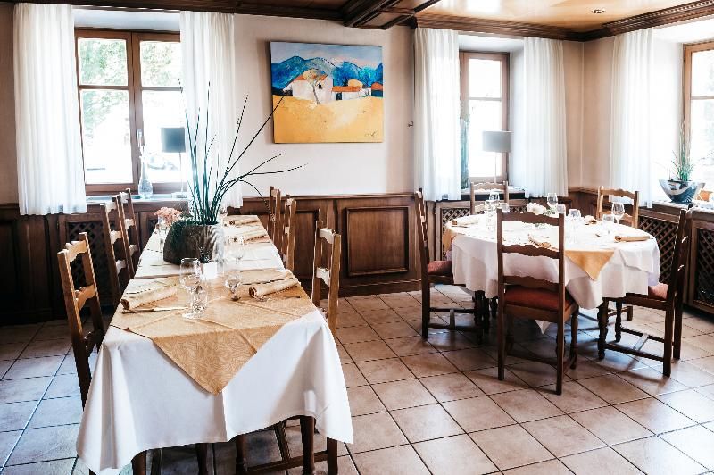 Logis Hotel Au Lion Rouge 2