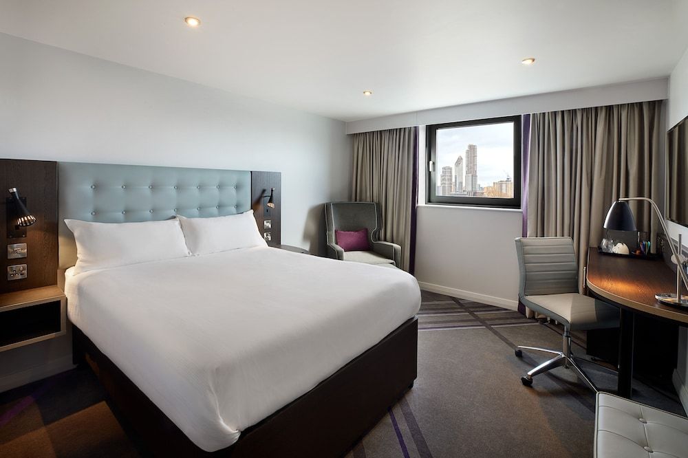 Premier Inn Cardiff Bay 3