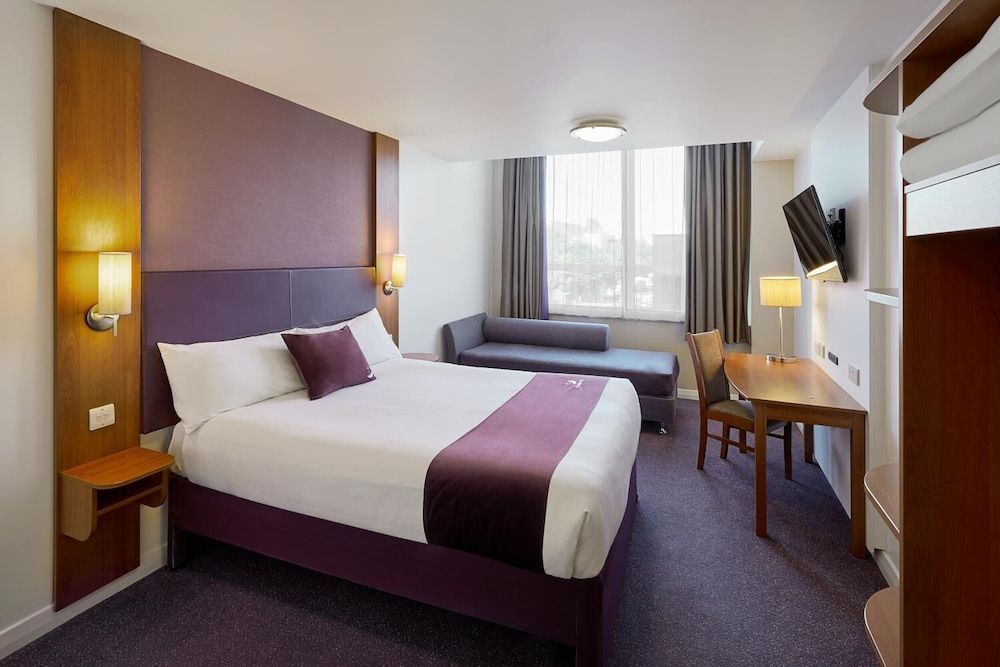 Premier Inn Sandhurst 3