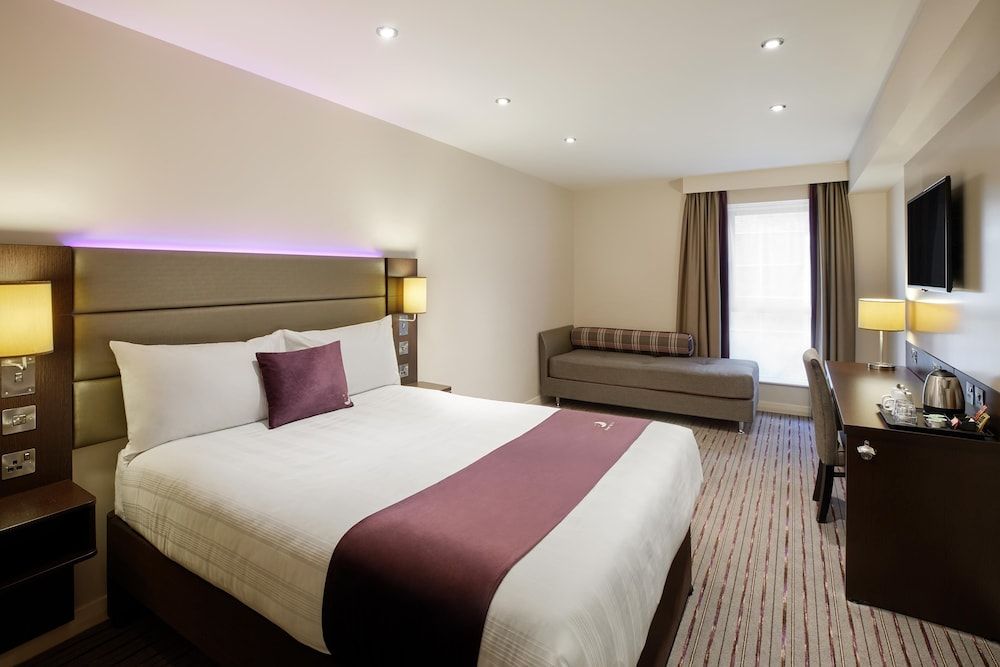 Premier Inn Bristol Filton 3