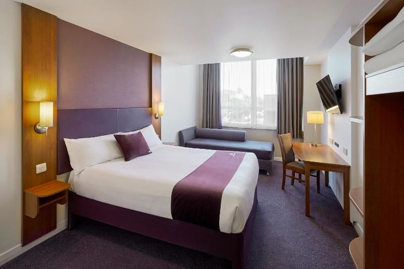 Premier Inn Manchester Altrincham 2