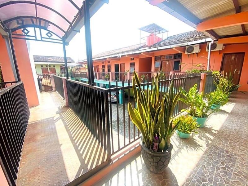 Hotel Gerung 1 Near Alun Alun Nganjuk 1