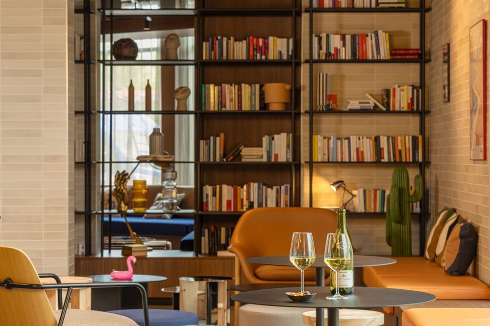 Moxy Paris Clamart 2