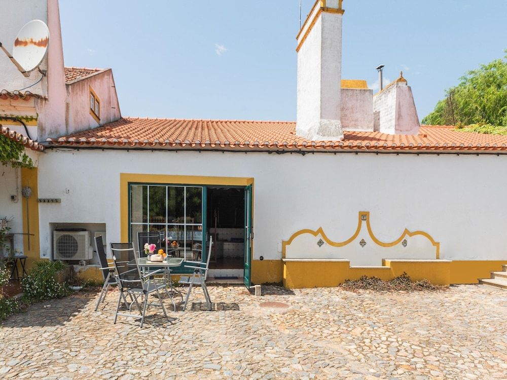 Farmhouse in Montemor-o-novo With Pool