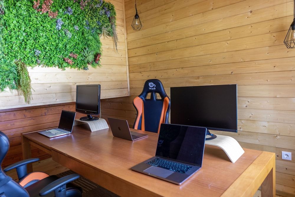 Coliving The VALLEY Portugal with Coworking Space open 24-7