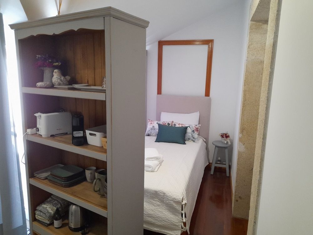 Coliving The VALLEY Portugal with Coworking Space open 24-7 2