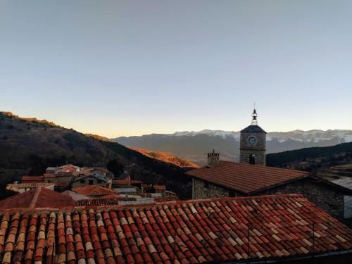 Hostal Pas De La Pera 3