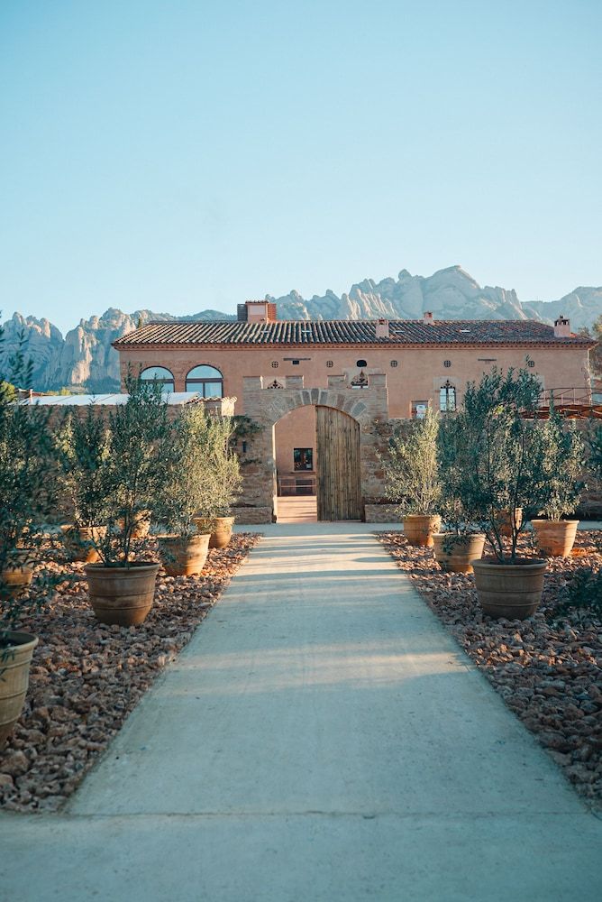 Hotel Masia Can Farrés 1