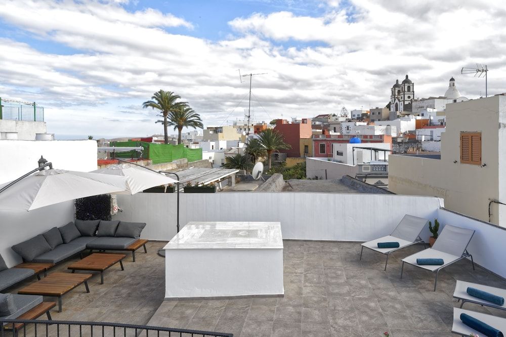 CASA VERDE Comfortable Air-Conditioned 1