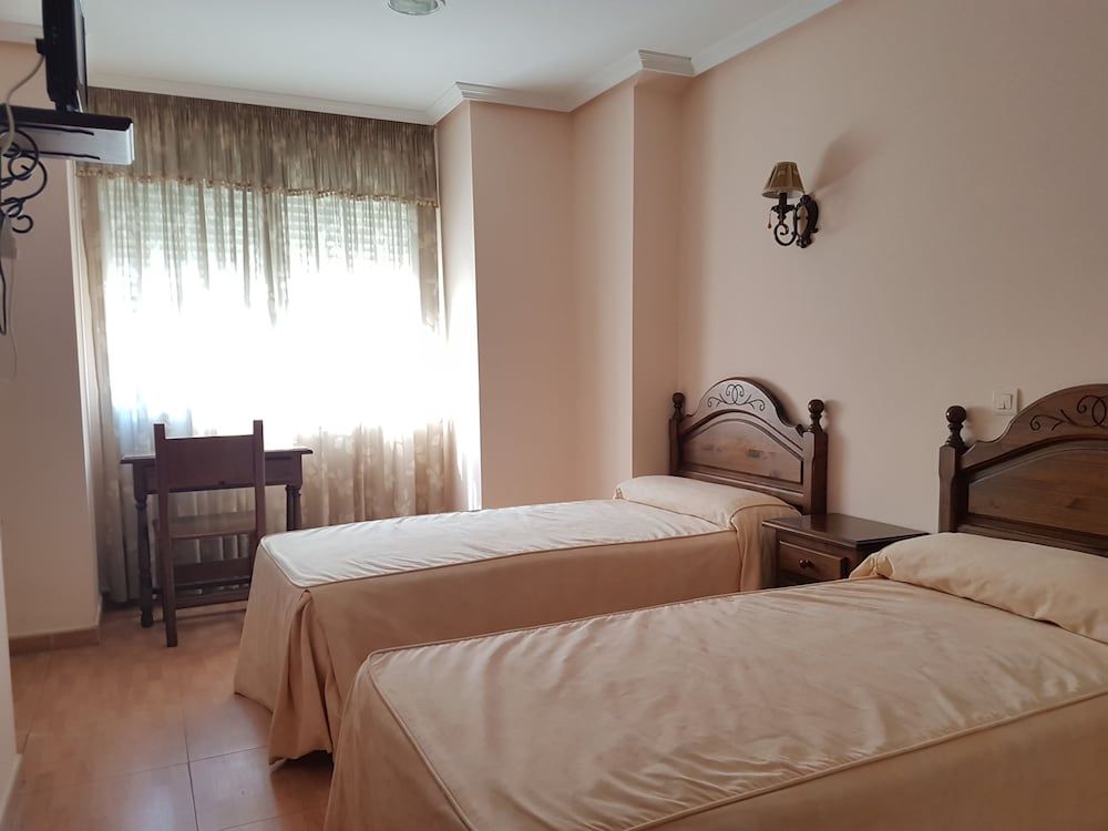 Hotel Rural Puerta De Caderechas 3