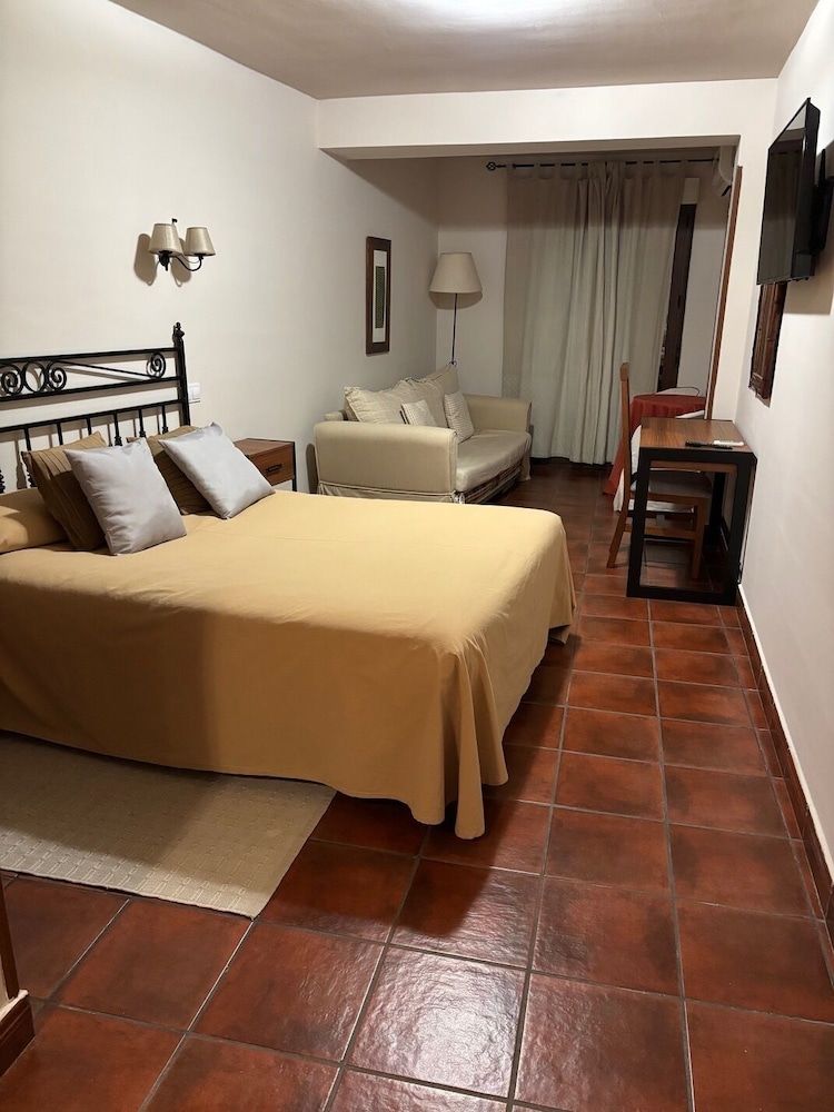 HOTEL RESTAURANTE EL CASTREJON 1