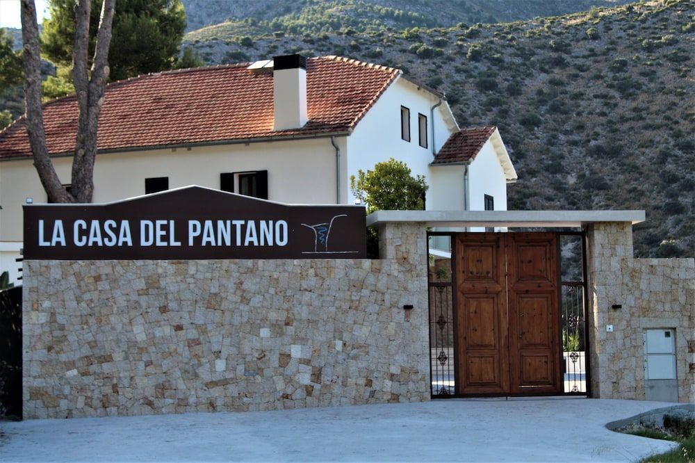 LA CASA DEL PANTANO 1