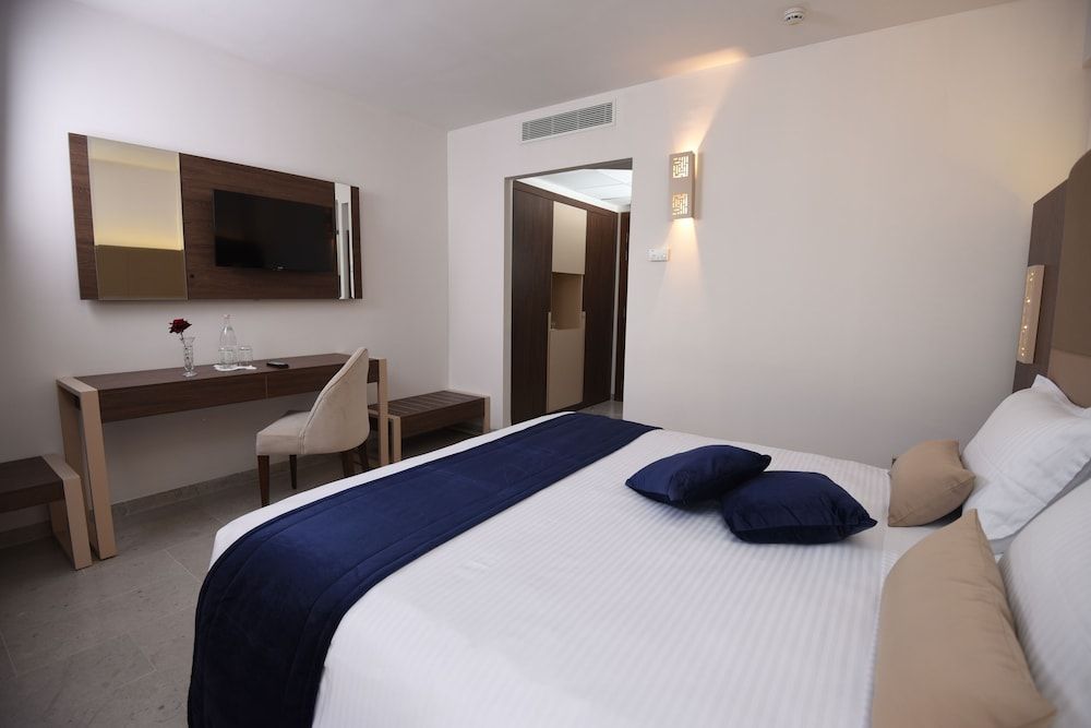 Lescure Business Hôtel and SPA 2