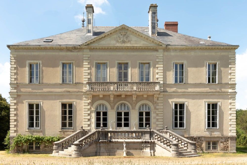 Chateau du Hallay -1 estrelas em Montaigu-Vendée