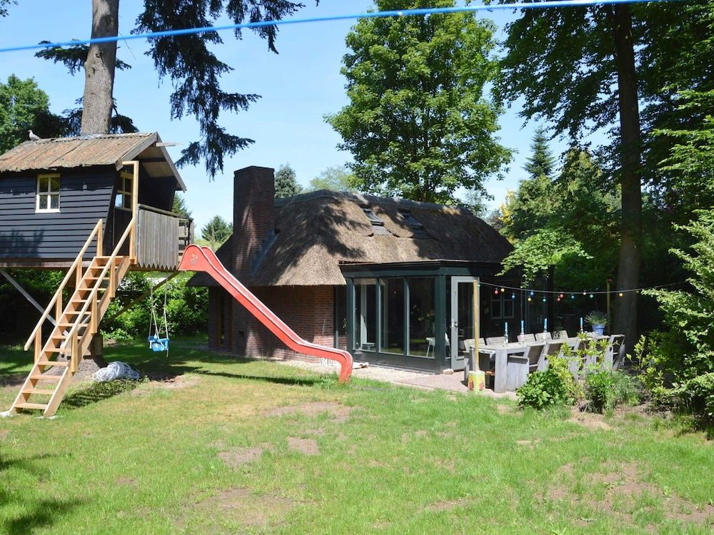 Holiday Home in Haaren Near the Efteling -1 estrelas em Kaatsheuvel