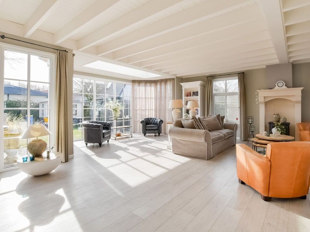 Great Holiday Home at the Efteling with Heated Swimming Pool & Hot Tub 2