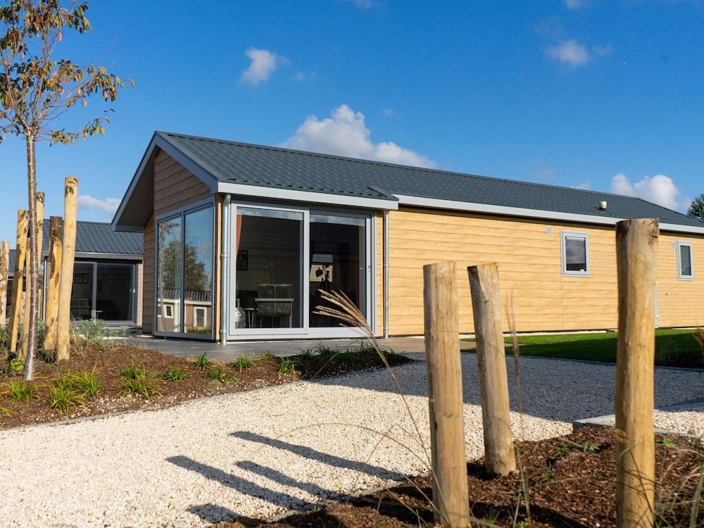 Comfortable Chalet With Microwave, Near Efteling -1 estrelas em Kaatsheuvel