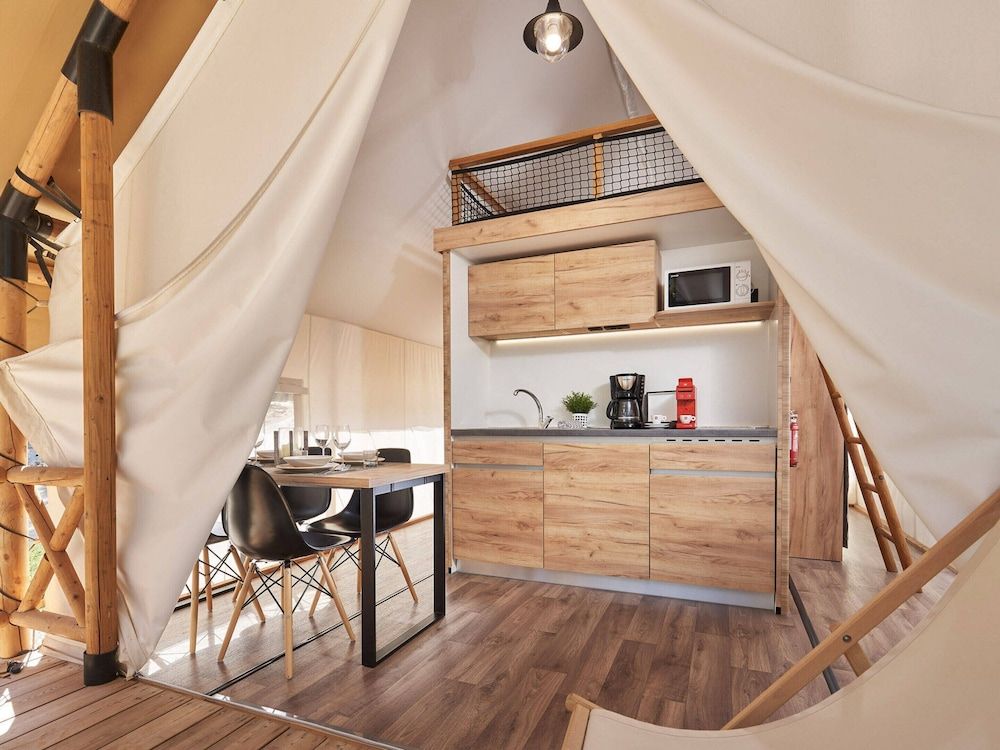 Nice Tentlodge With Veranda, 2km From the Efteling 3