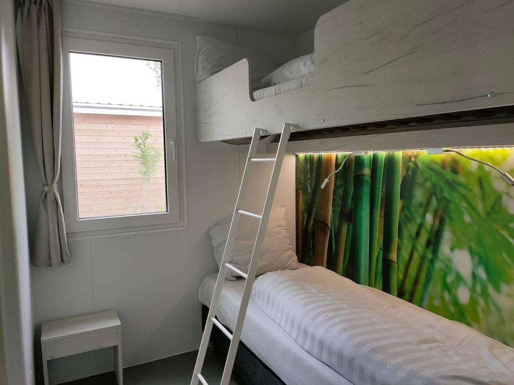 Nice Chalet With Airco Near Efteling 2