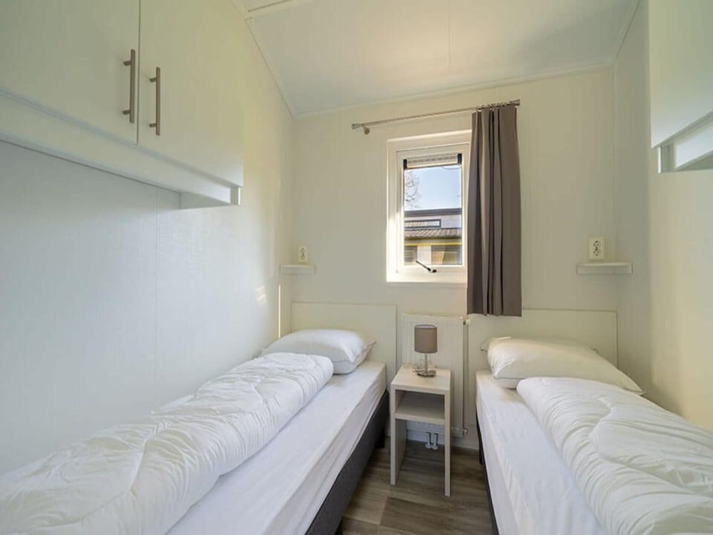 Comfy Chalet With Dishwasher, the Efteling at 2 km 2