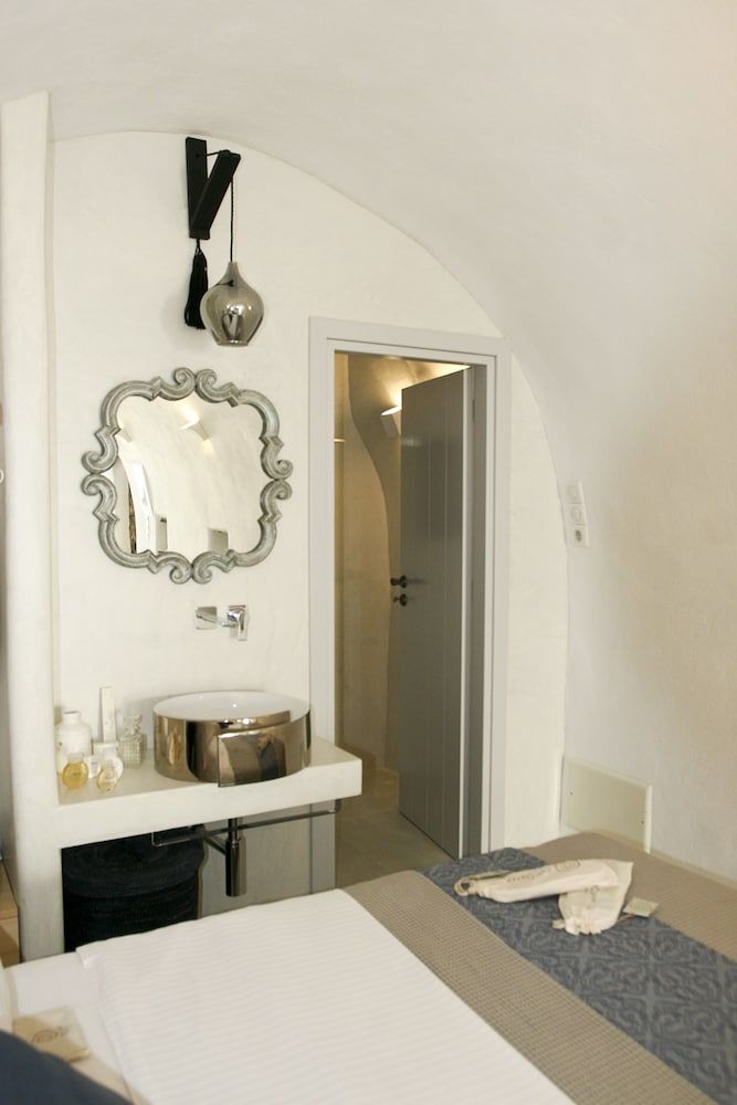 Esperia Luxury Suites 2