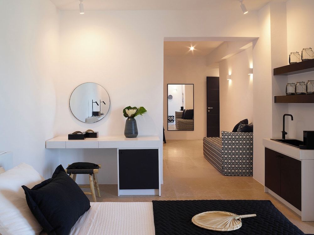 Absolute Paradise Santorini- Adults Only 3